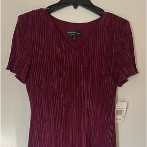 This is such a pretty dress, it looks phenomenal on!